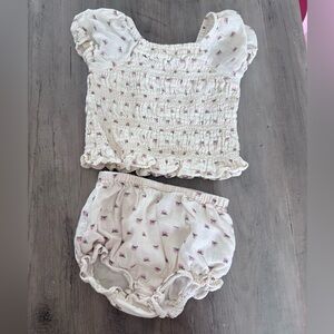 Old Navy Cream and Pink Kids Outfit 12-18m